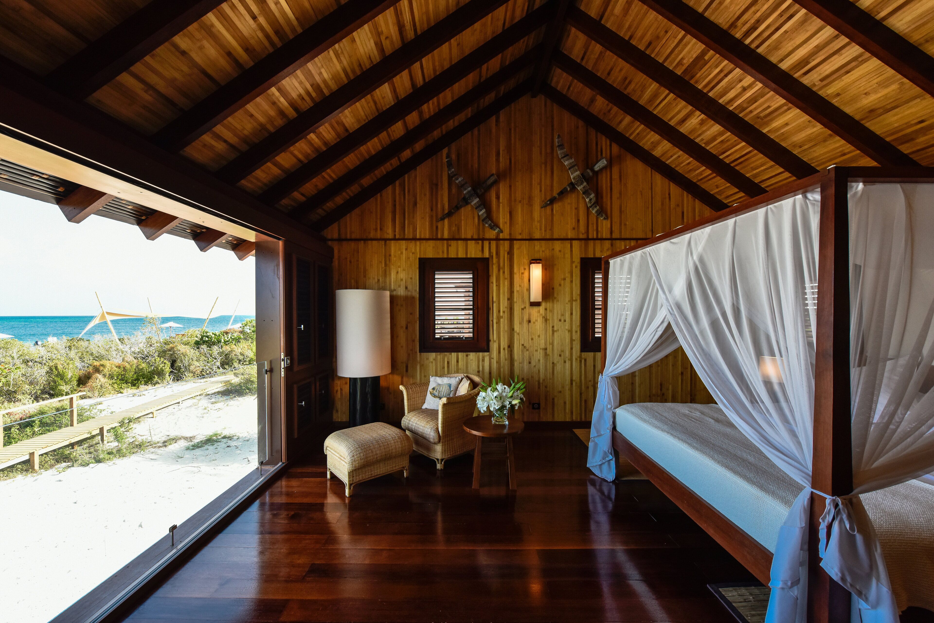 ميني بار وأسرّة قابلة للطي وواي فاي مجانًا