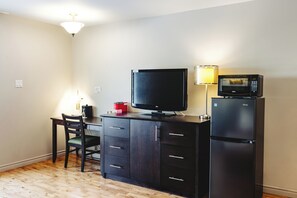 TV a schermo piatto 32 pollici con canali via cavo, TV