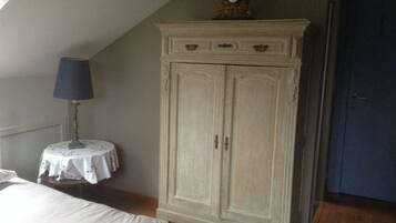 Minibar, chambres insonorisées, lits bébé (en supplément), Wi-Fi gratuit