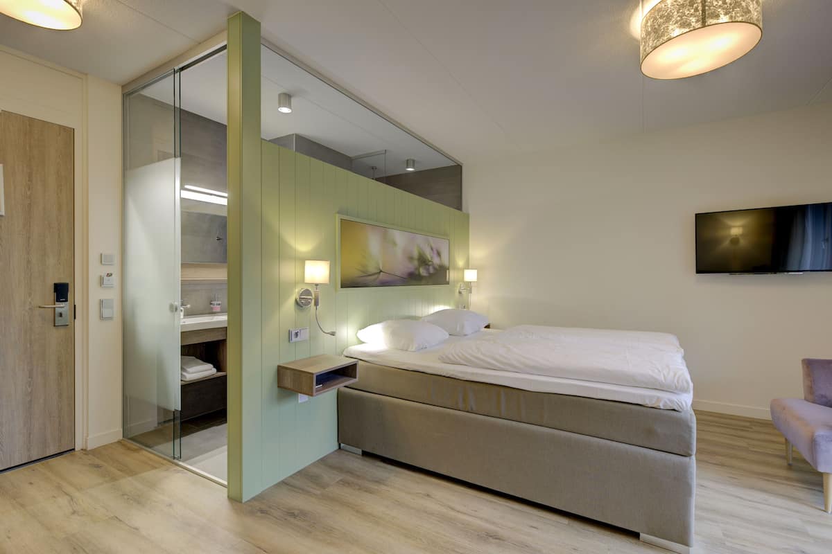 Comfort Quadruple Room, 2 Bedrooms | Premium bedding, in-room safe, desk, laptop workspace
