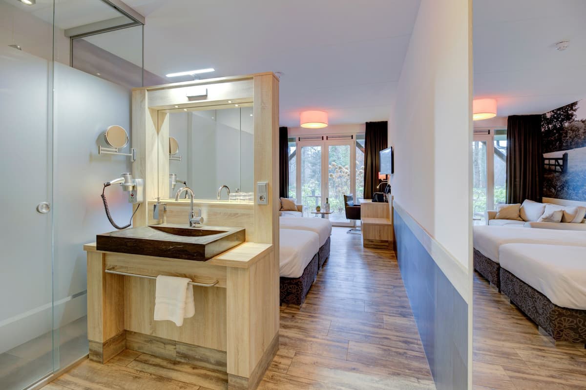 Luxury Quadruple Room, 2 Bedrooms, Garden View | Bathroom | Free toiletries, hair dryer, towels, soap