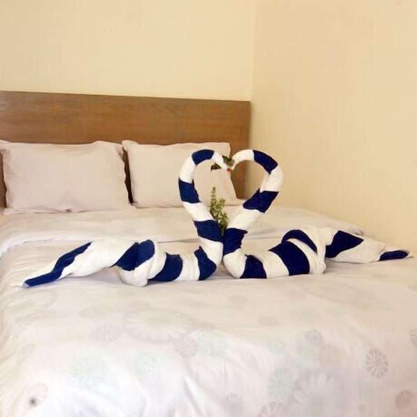1 bedroom, premium bedding, free WiFi