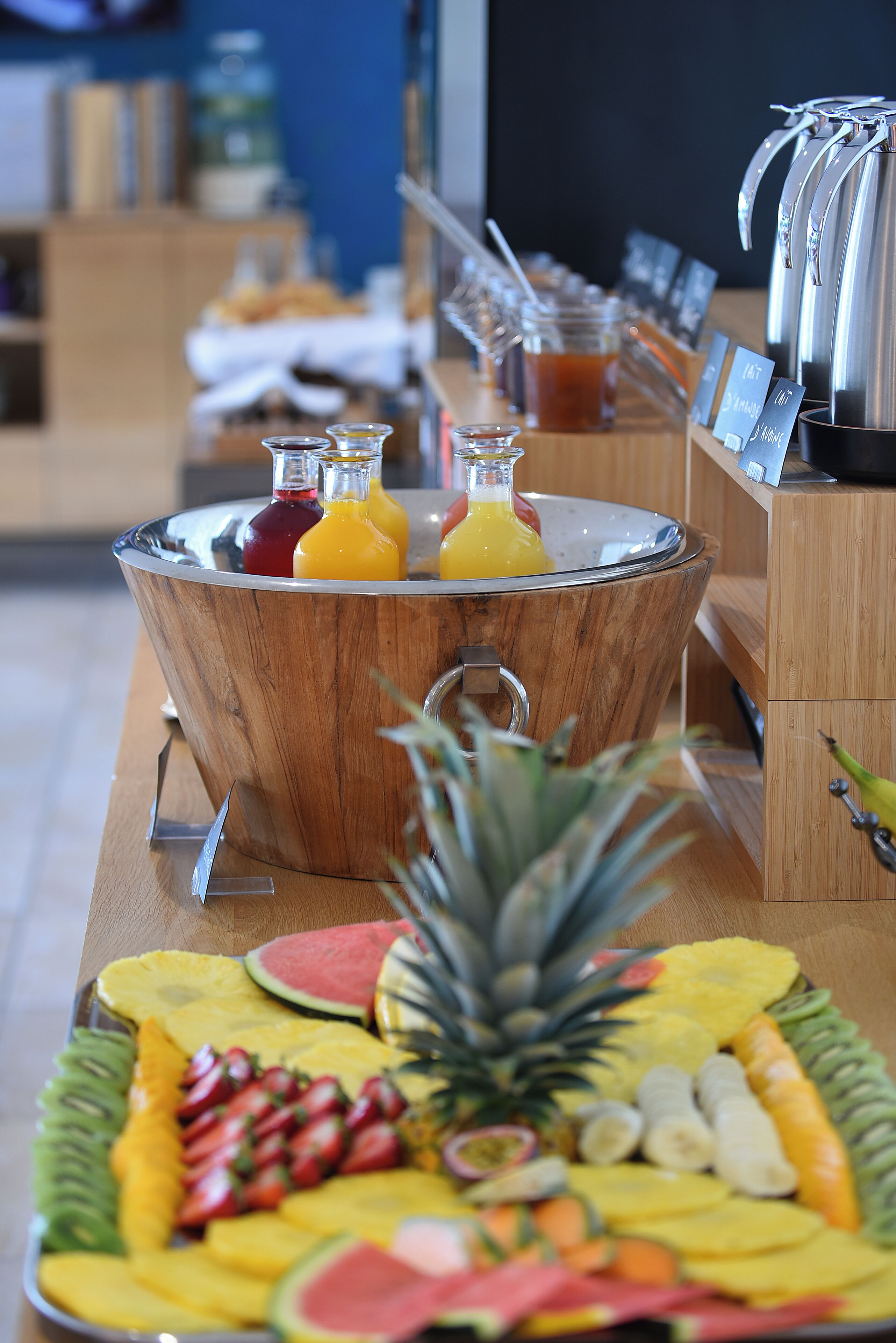 daily buffet breakfast (eur 28 per person)