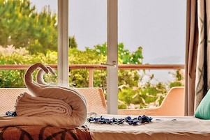Room, Terrace, Mountain View (Maquis) | Peralatan tempat tidur premium, katil Select Comfort, bar mini