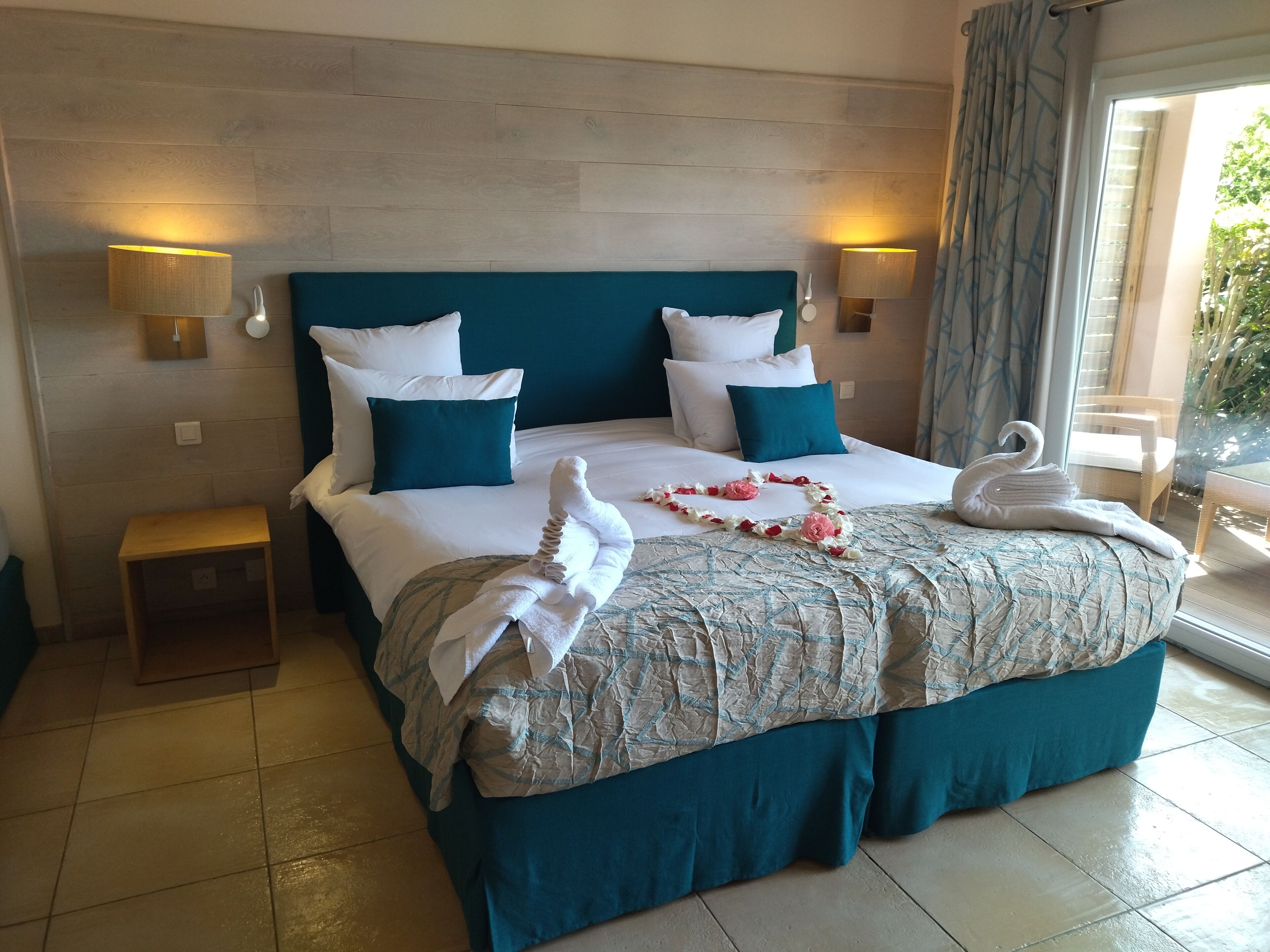 double room, non smoking, garden view | 1 bedroom, premium bedding, select comfort beds, minibar