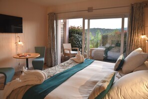 Habitación doble, para no fumadores, vista al jardín | Ropa de cama de alta calidad, camas Select Comfort y minibar 