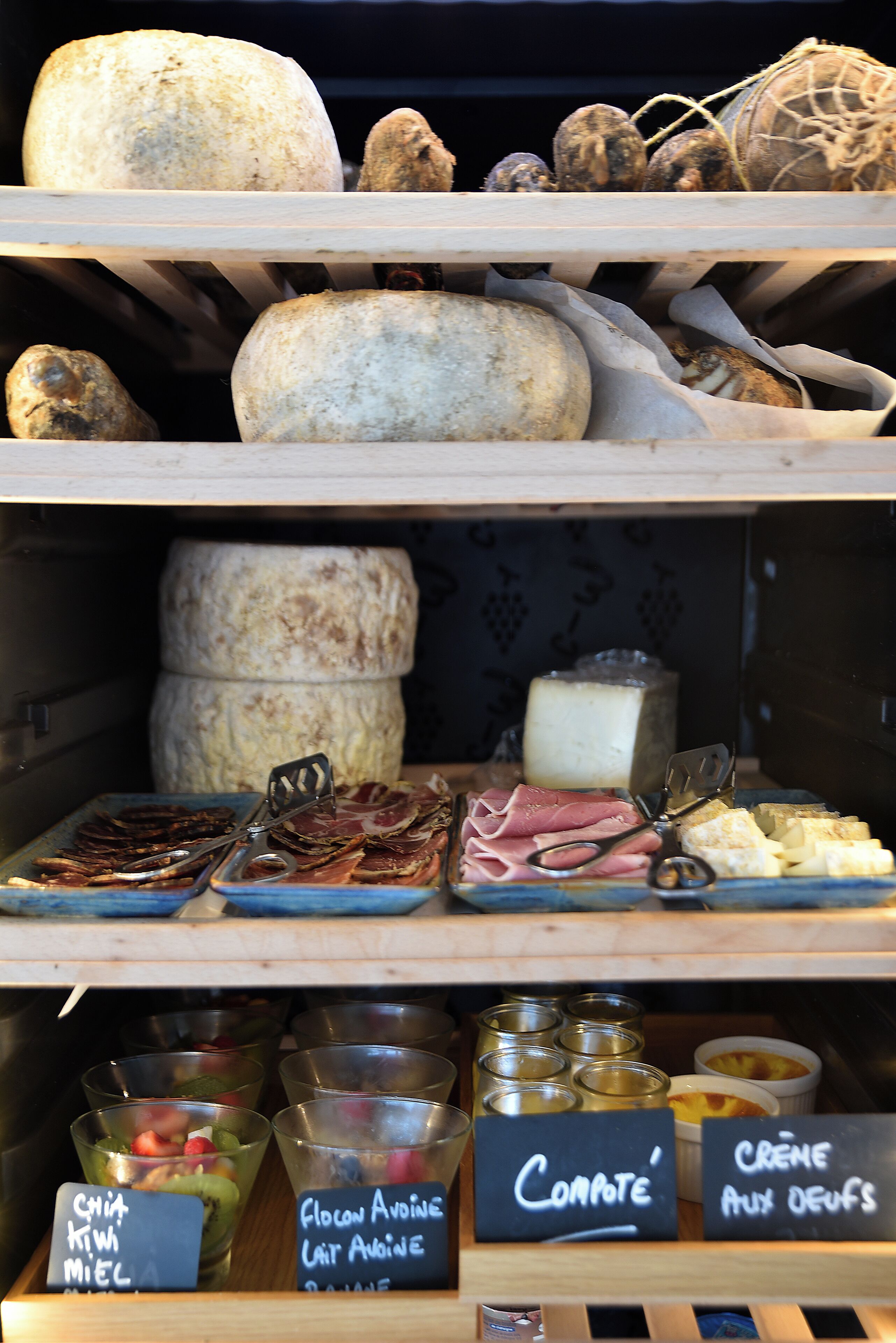 daily buffet breakfast (eur 28 per person)