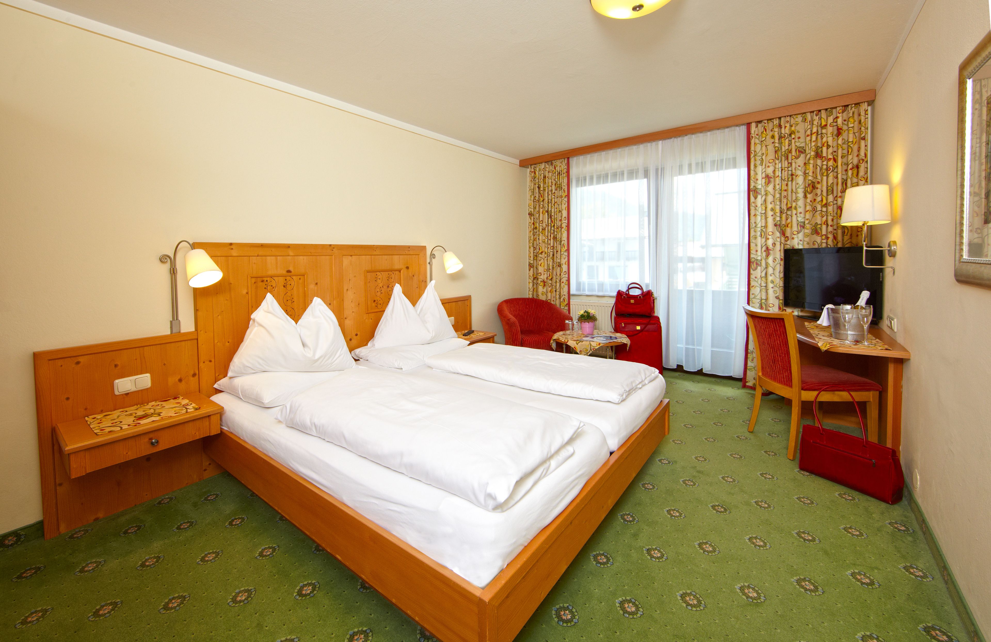 in-room safe, soundproofing, free wifi