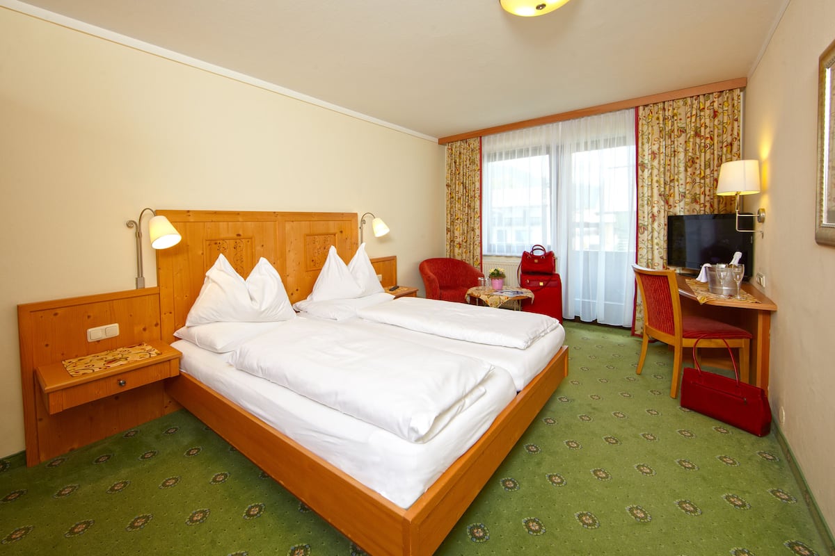 in-room safe, soundproofing, free wifi