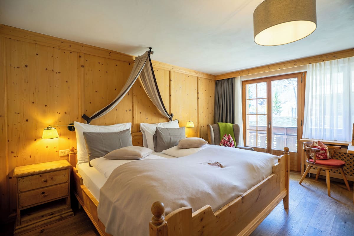 Romantic Double Room, Mountain View | Hypo-allergenic bedding, down duvets, in-room safe, desk