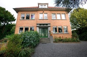 Exterior - Elementum Hotel - B&B (Kortrijk)