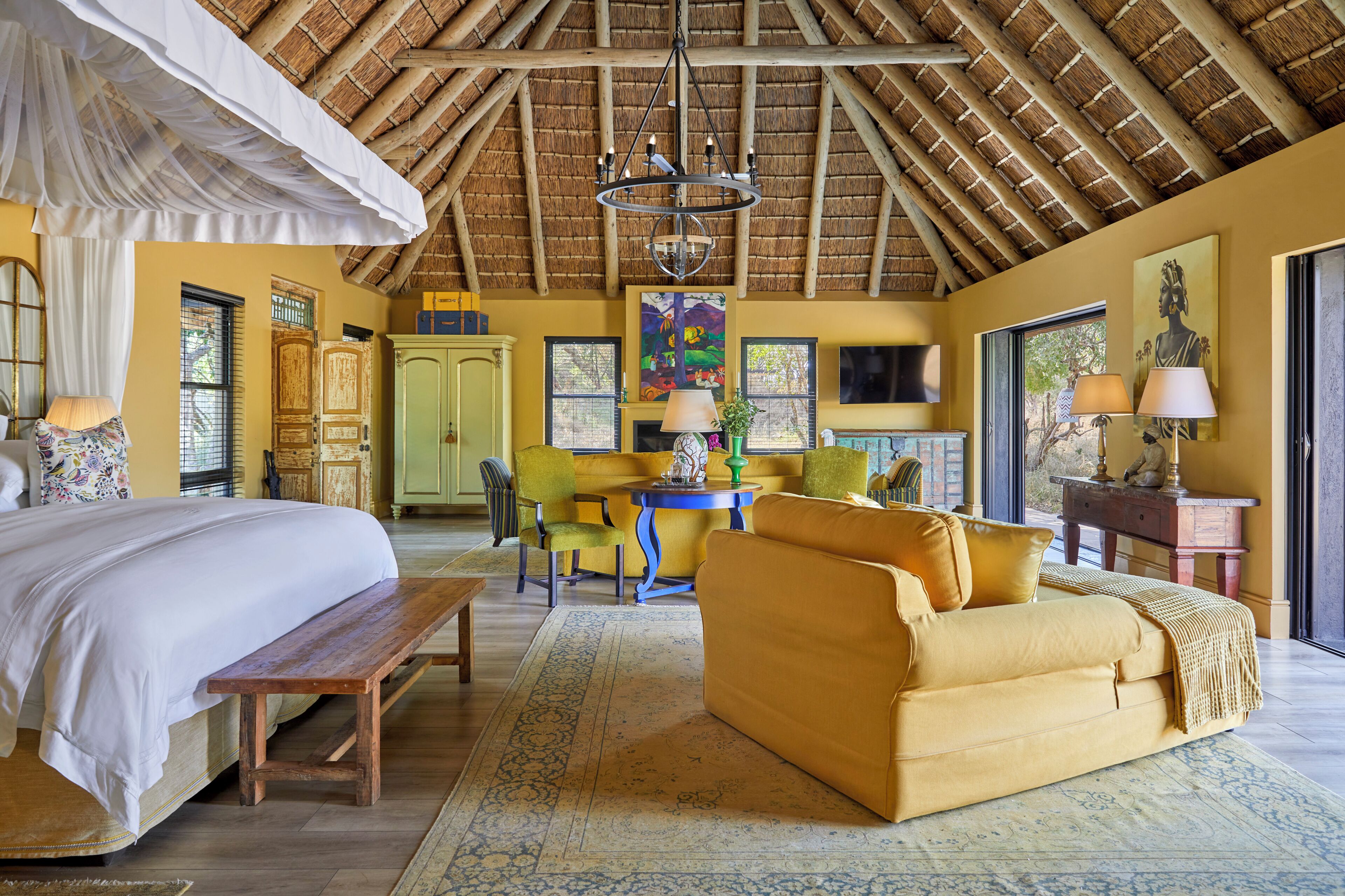 Luxury Suite (Waterside) | Premium bedding, free minibar items, individually decorated