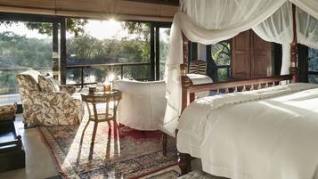 2 bedrooms, premium bedding, free minibar items, individually decorated