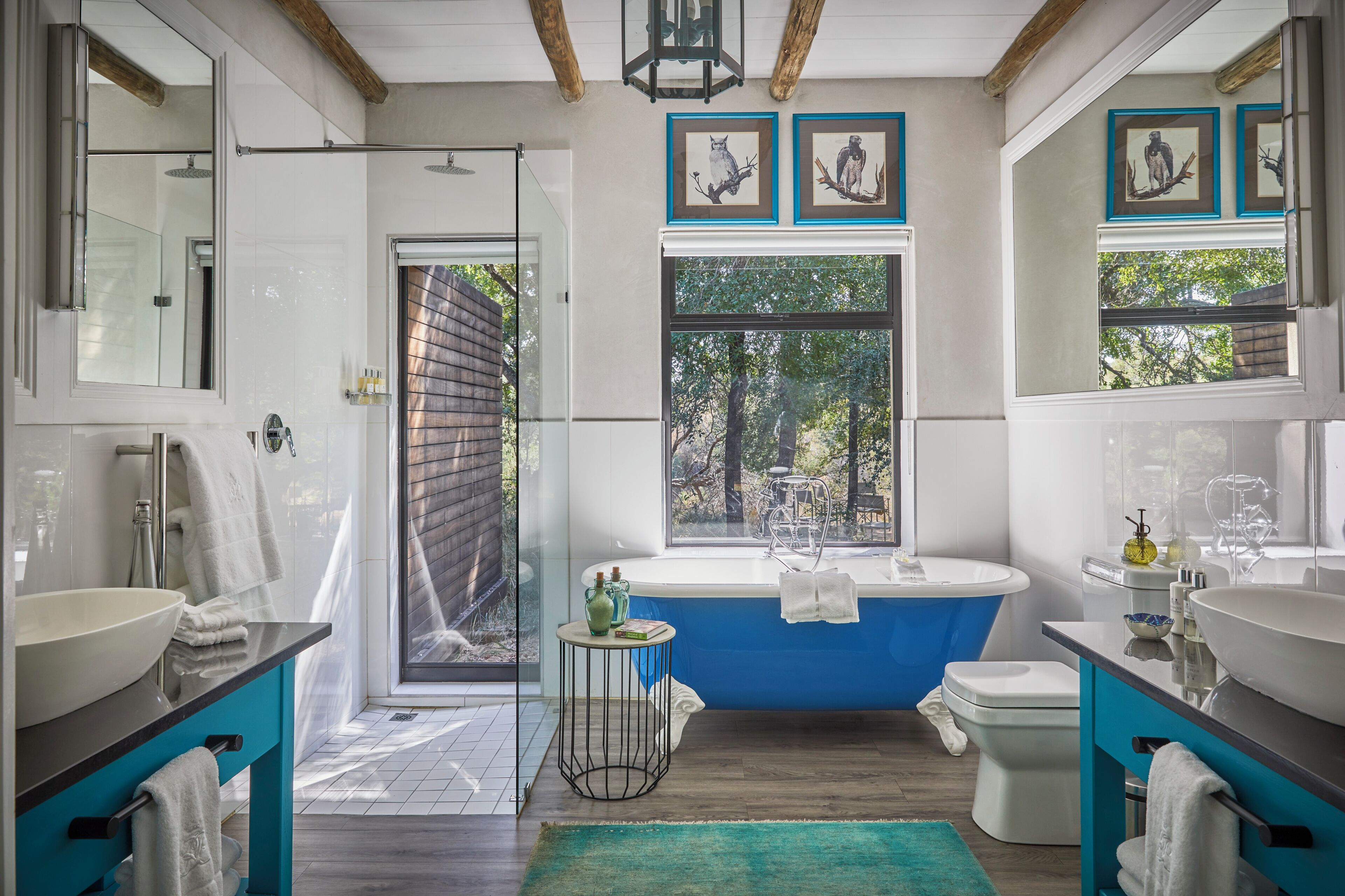 Habitación (Waterside House) | Baño | Tina y regadera independientes, tina profunda, regadera tipo lluvia 
