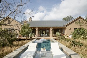 Farmhouse | Premium bedding, free minibar items, individually decorated