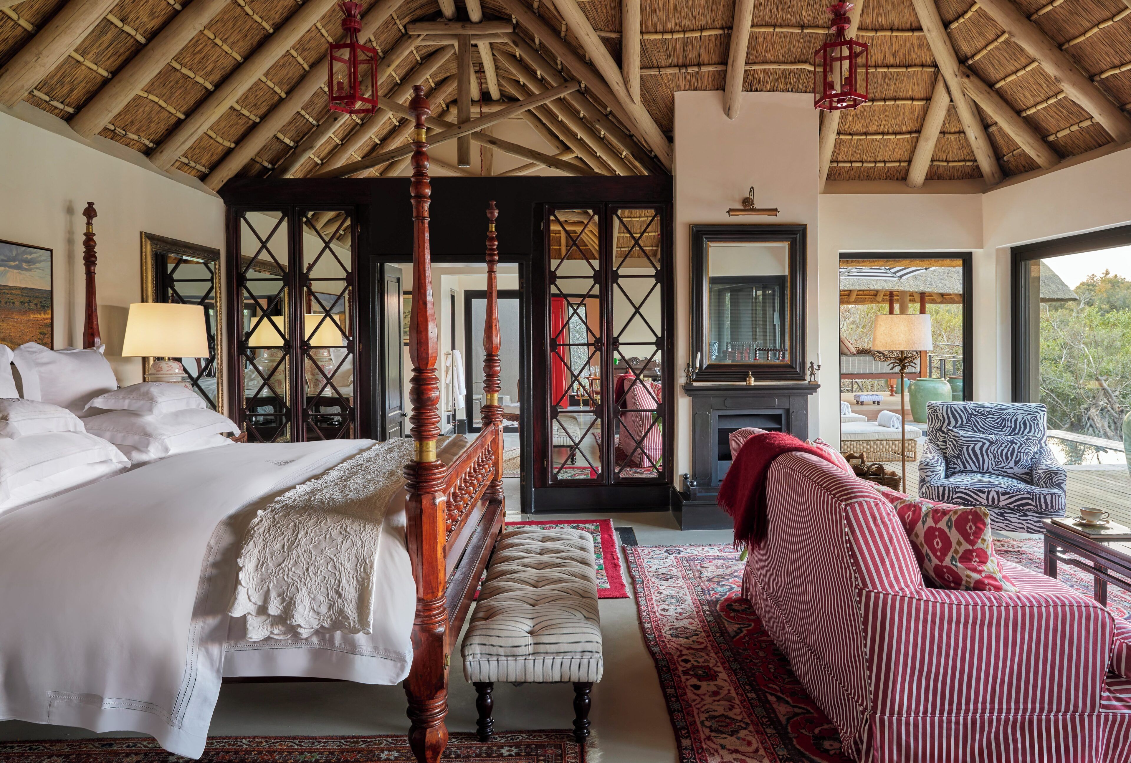 Luxury Suite (Malewane Lodge) | Premium bedding, free minibar items, individually decorated