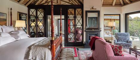 Luxury Suite (Malewane Lodge) | Premium bedding, free minibar items, individually decorated