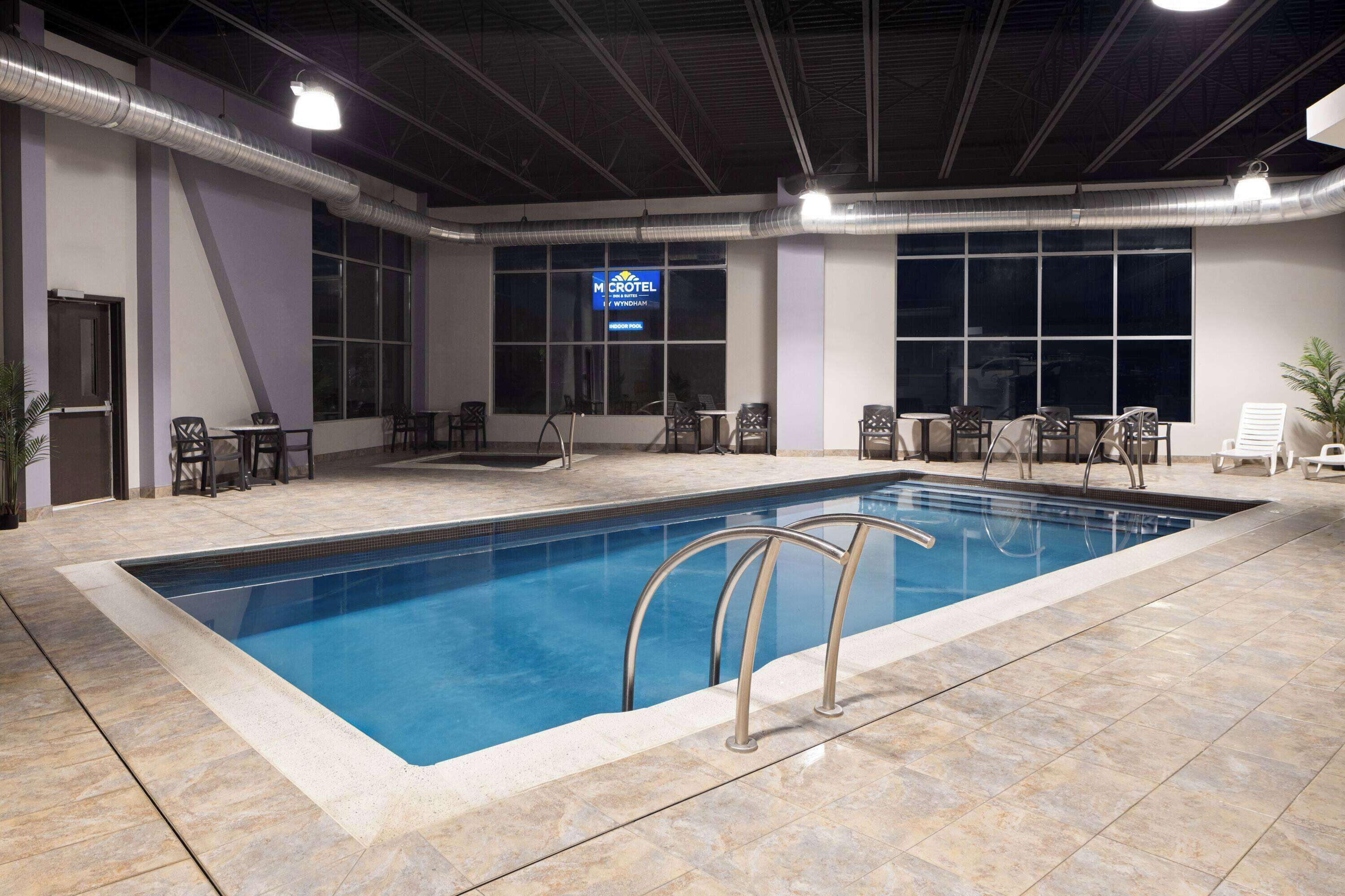 Indendørs pool