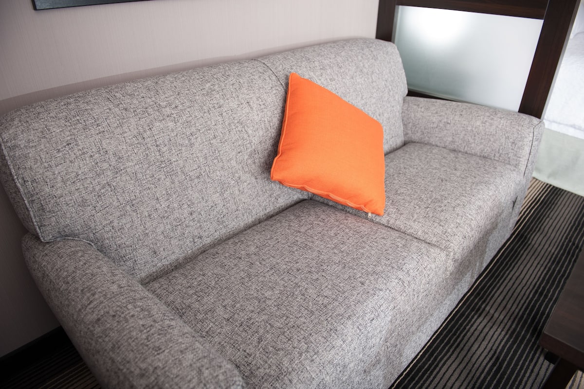 deluxe suite, 1 king bed, kitchen | 1 bedroom, premium bedding, desk, laptop workspace