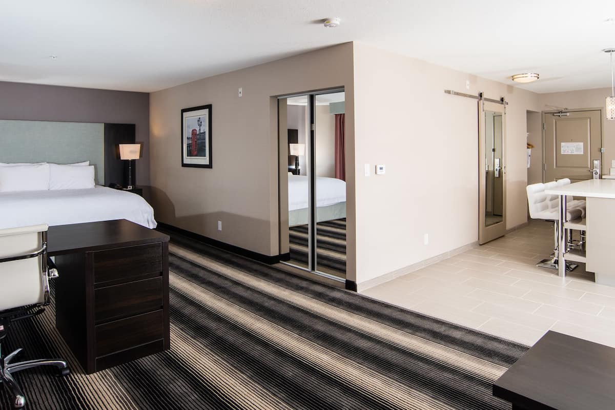 executive suite, 1 king bed | 1 bedroom, premium bedding, desk, laptop workspace