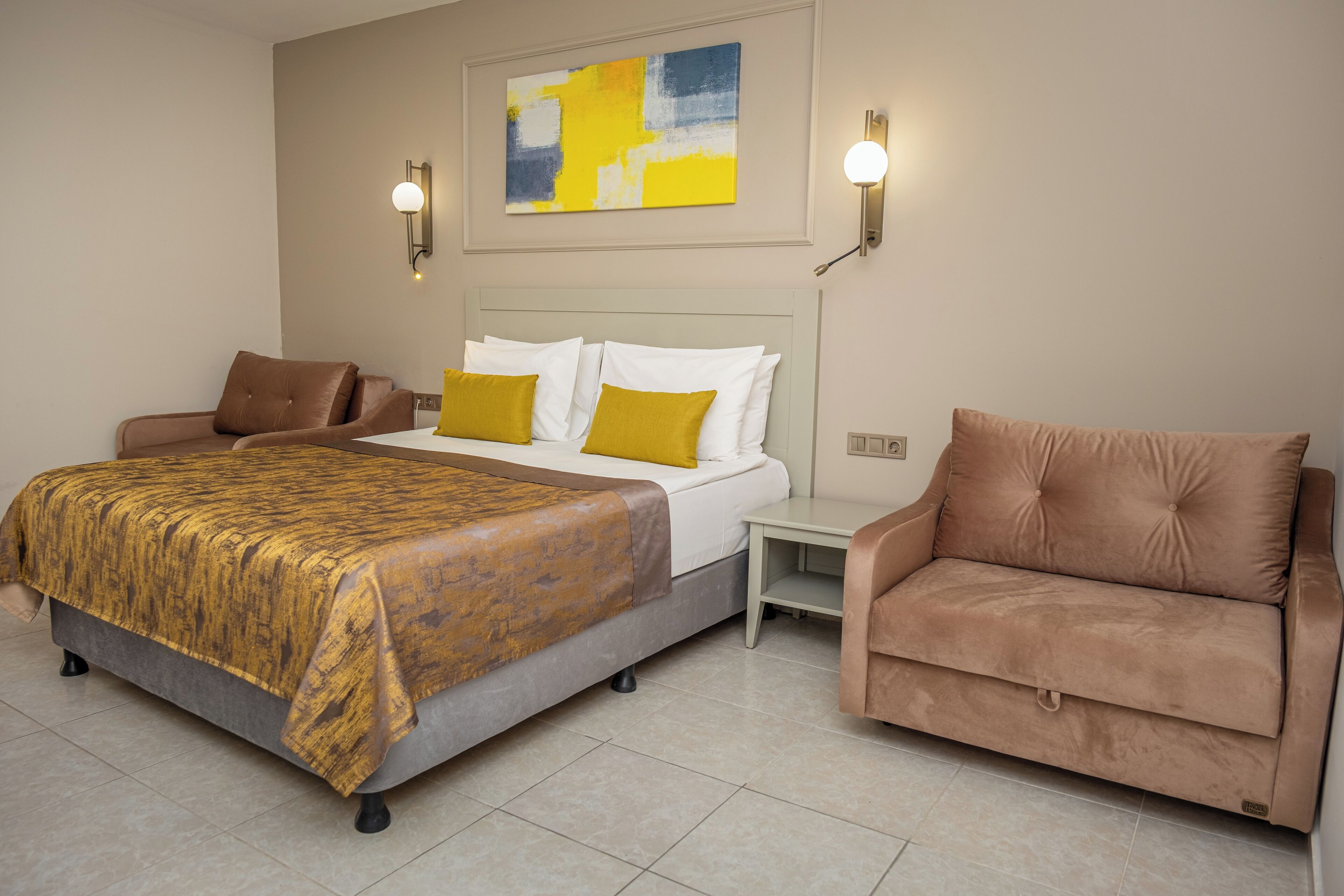 Superior Double Room (Plus) | Free minibar items, in-room safe, desk, laptop workspace