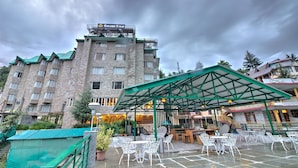 Property grounds - Golden Tulip Manali (Manali)