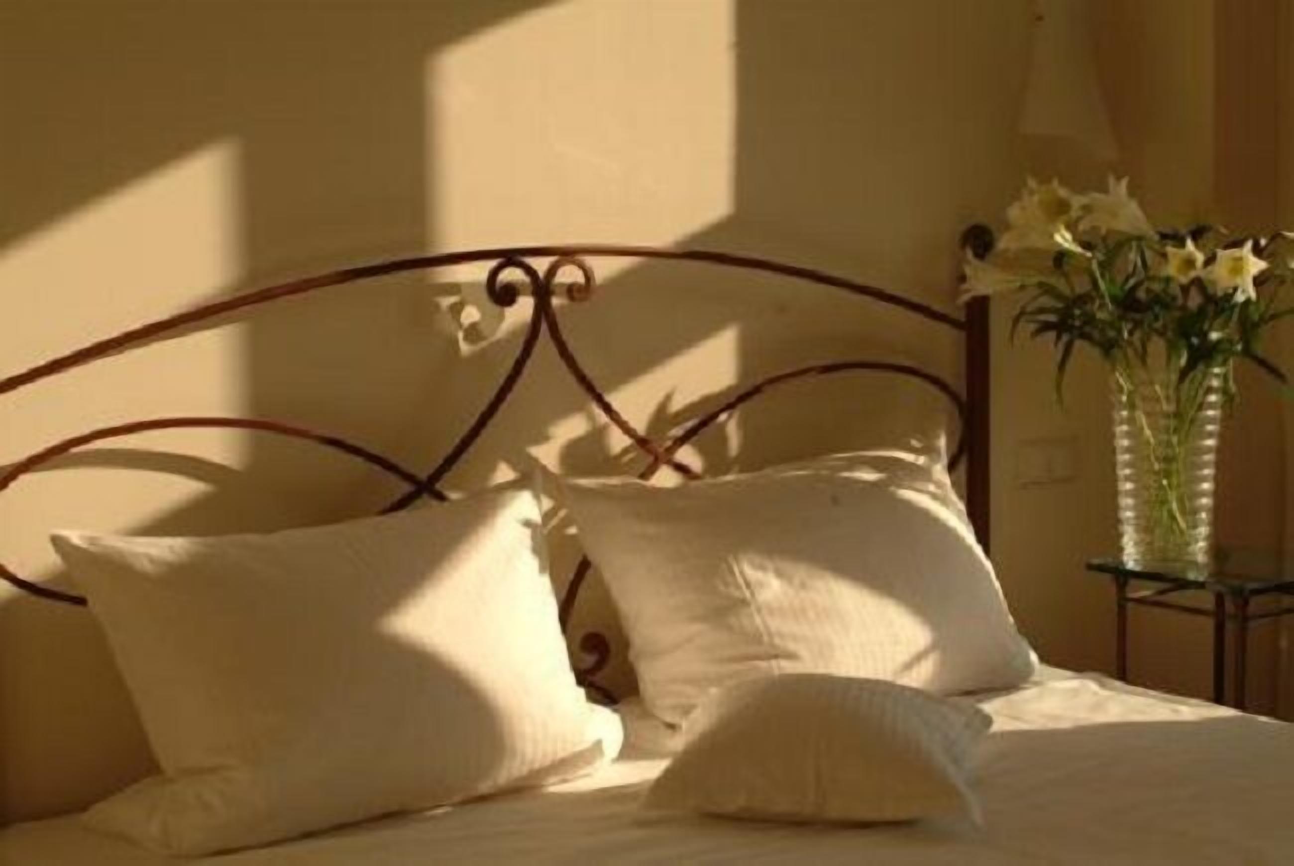 minibar, in-room safe, individually decorated, individually furnished