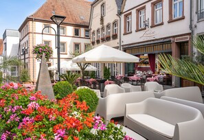 Terrace/patio - Angels - das Hotel am Fruchtmarkt (Sankt Wendel)