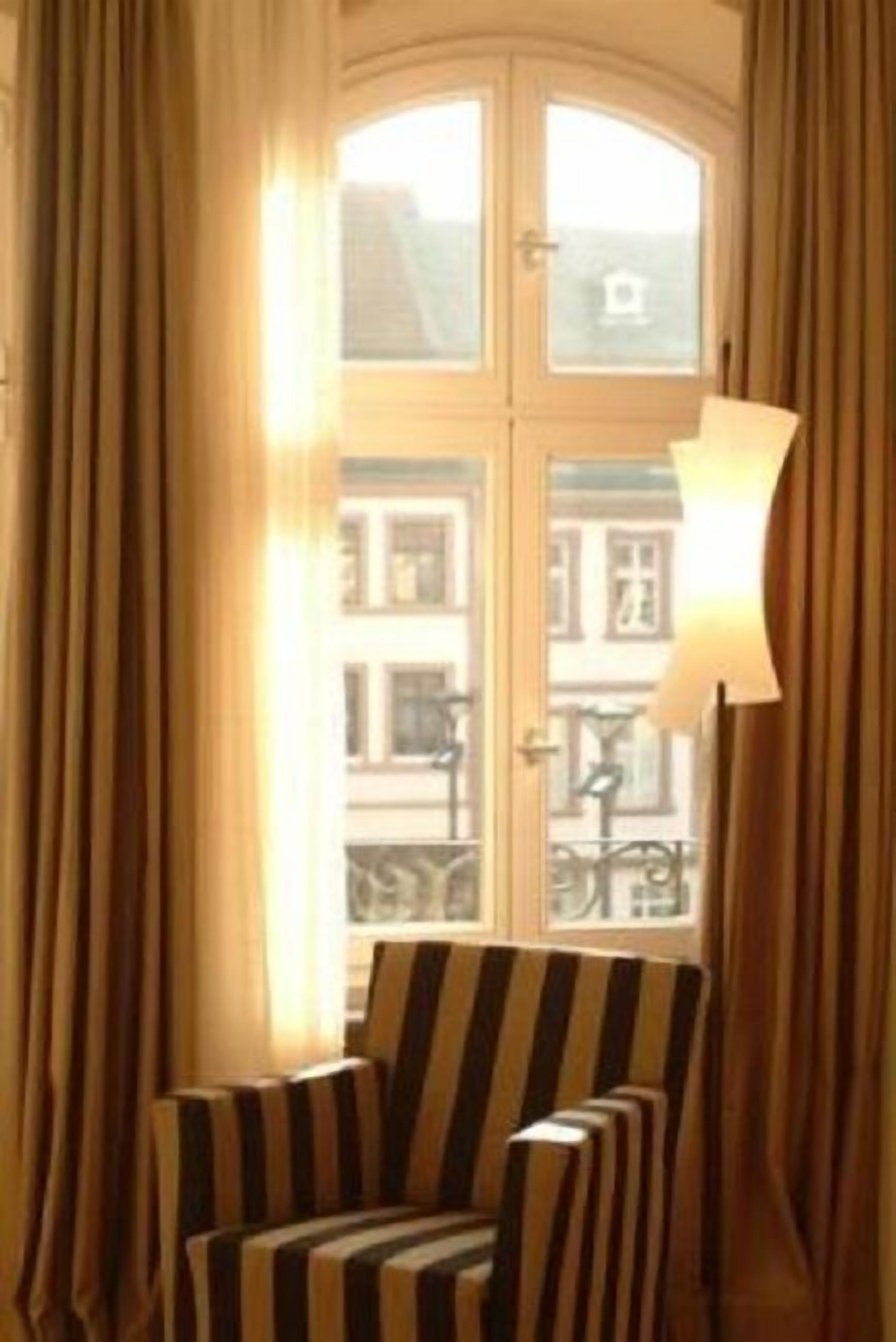 minibar, in-room safe, individually decorated, individually furnished