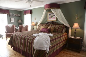 Individually decorated, individually furnished, desk, soundproofing - Cote's Bed & Breakfast Inn (Grand Falls)
