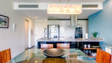 Condo clásico, 2 habitaciones, balcón, vista al campo de golf (Albatross) | Servicio a la habitación