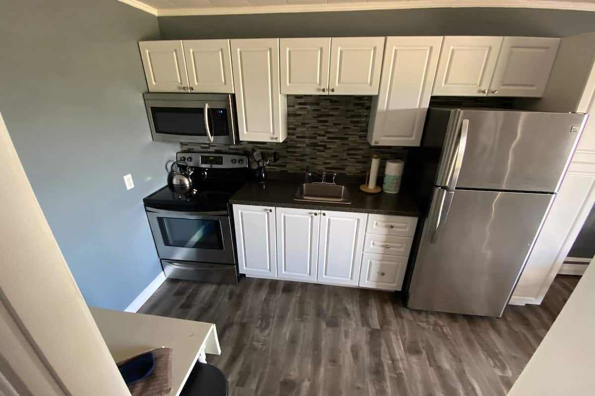 room #3 signature apartment, 1 bedroom | private kitchen | fridge, microwave, coffee/tea maker