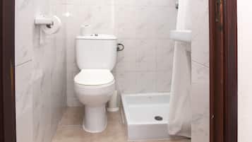 Quarto casal | Banheiro | Chuveiro, toalhas de banho
