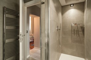 Studio, Annex (su 2 livelli, Via Frattina 17) | Badezimmer