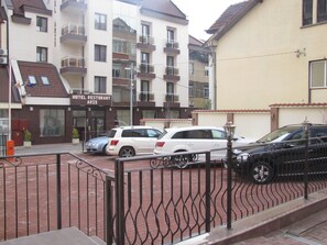 Parcheggio non assistito (EUR 15 al giorno)