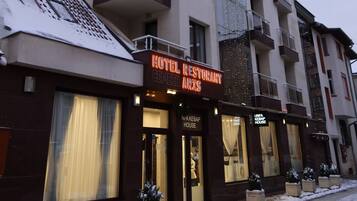 Fachada de la propiedad