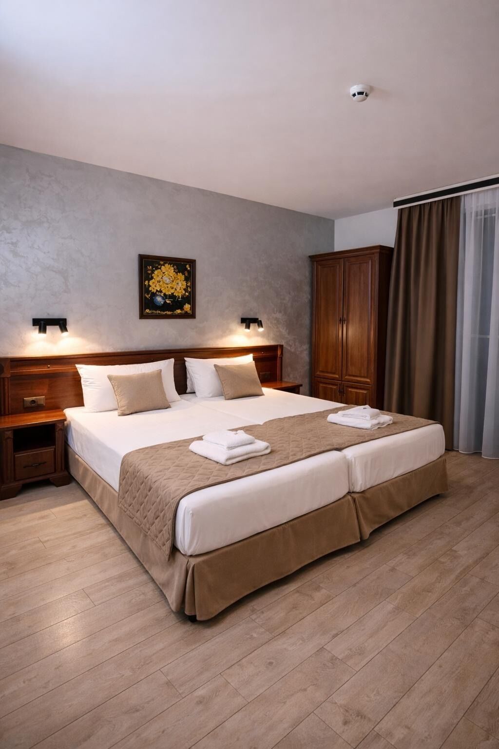 Minibar, desk, laptop workspace, soundproofing