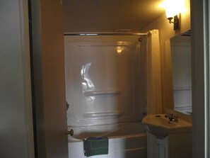 Chuveiro/banheira combinados, produtos de toalete grátis