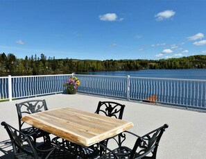 Suite, 1 queensize bed met slaapbank, terras, aan het meer | Terras