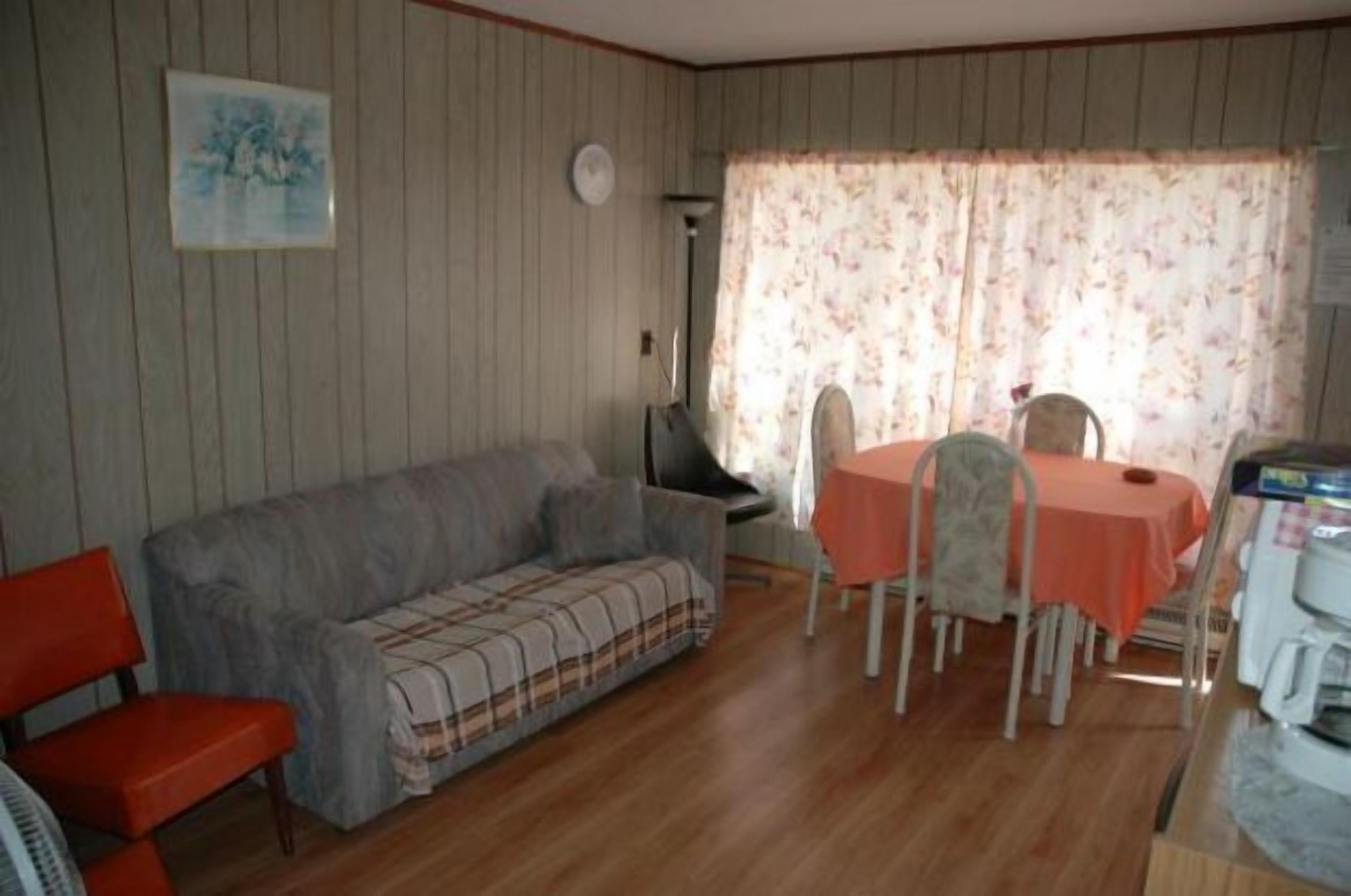 Cottage, 2 Bedrooms (Queen Sofa Bed) | Living area | TV