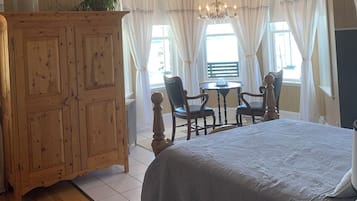 Fer et planche Ă repasser, Wi-Fi gratuit, draps fournis