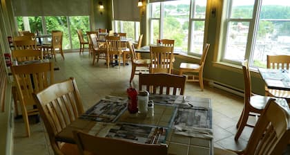 Hill Top Motel & Restaurant