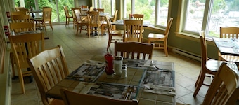 Hill Top Motel & Restaurant