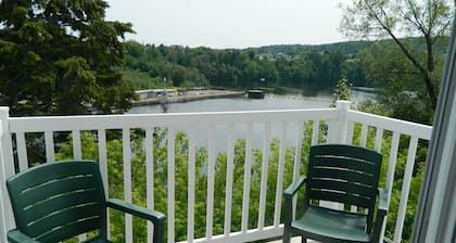 Hill Top Motel & Restaurant