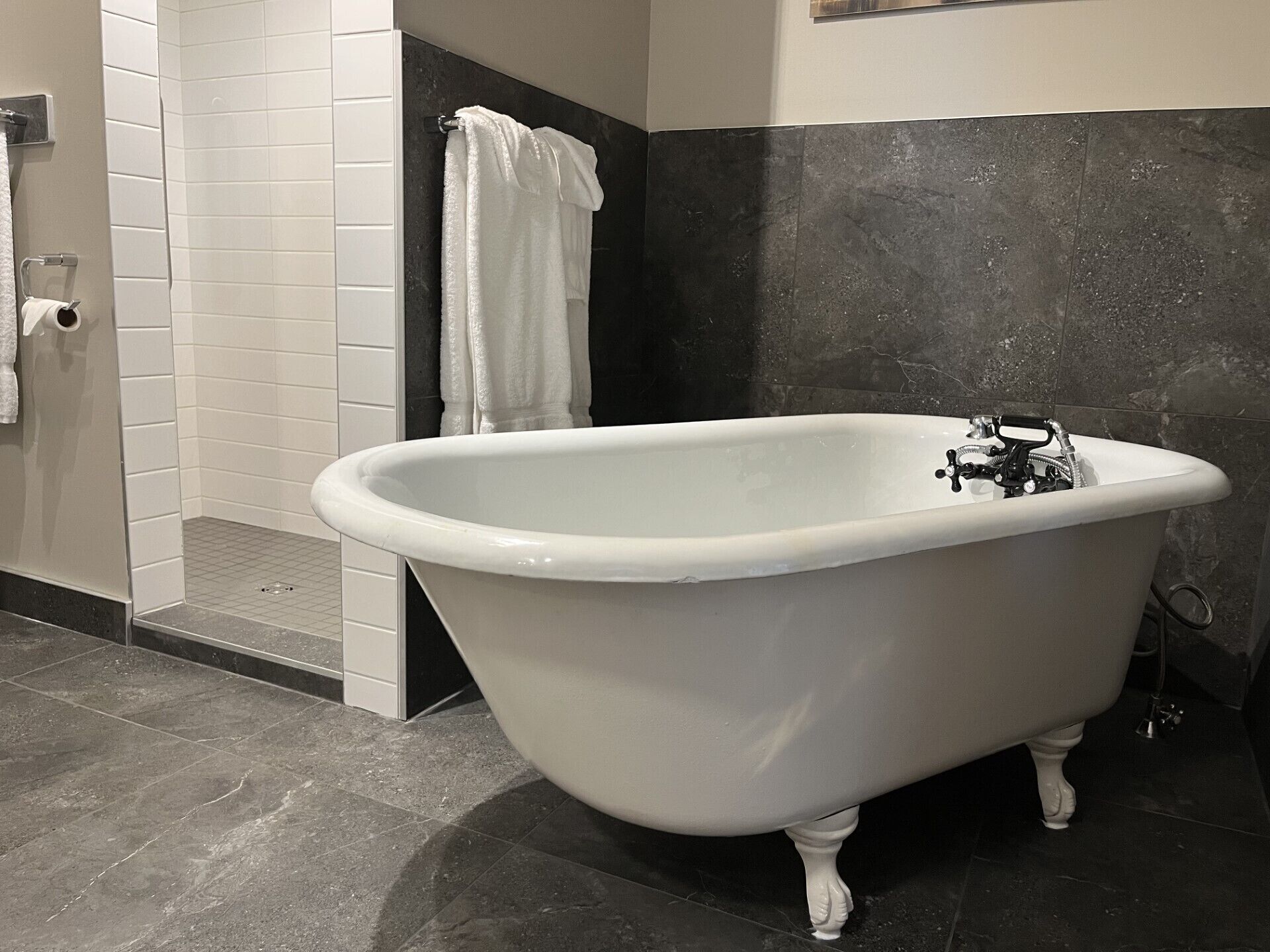 family apartment | bathroom | free toiletries, hair dryer, bathrobes, towels