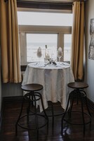 Suite Deluxe, 1 grand lit, salle de bains privée, vue océan (La Bruine Océane) | Premium bedding, desk, WiFi, bed sheets