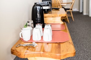 Room, 2 Queen Beds, Mountain View | Living area | Flat-screen TV - Crescent Motel (Radium Hot Springs)