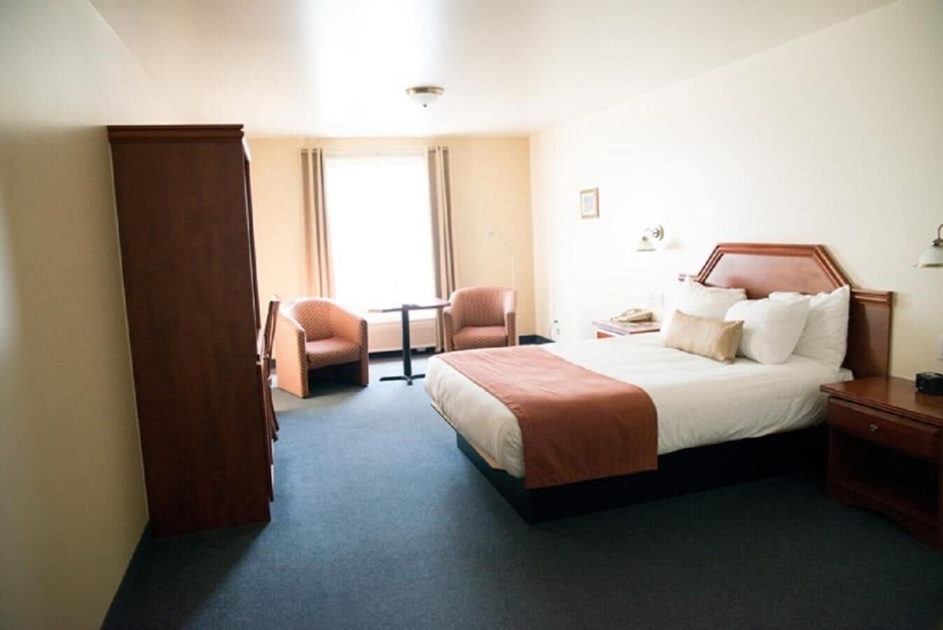 in-room safe, desk, soundproofing, iron/ironing board