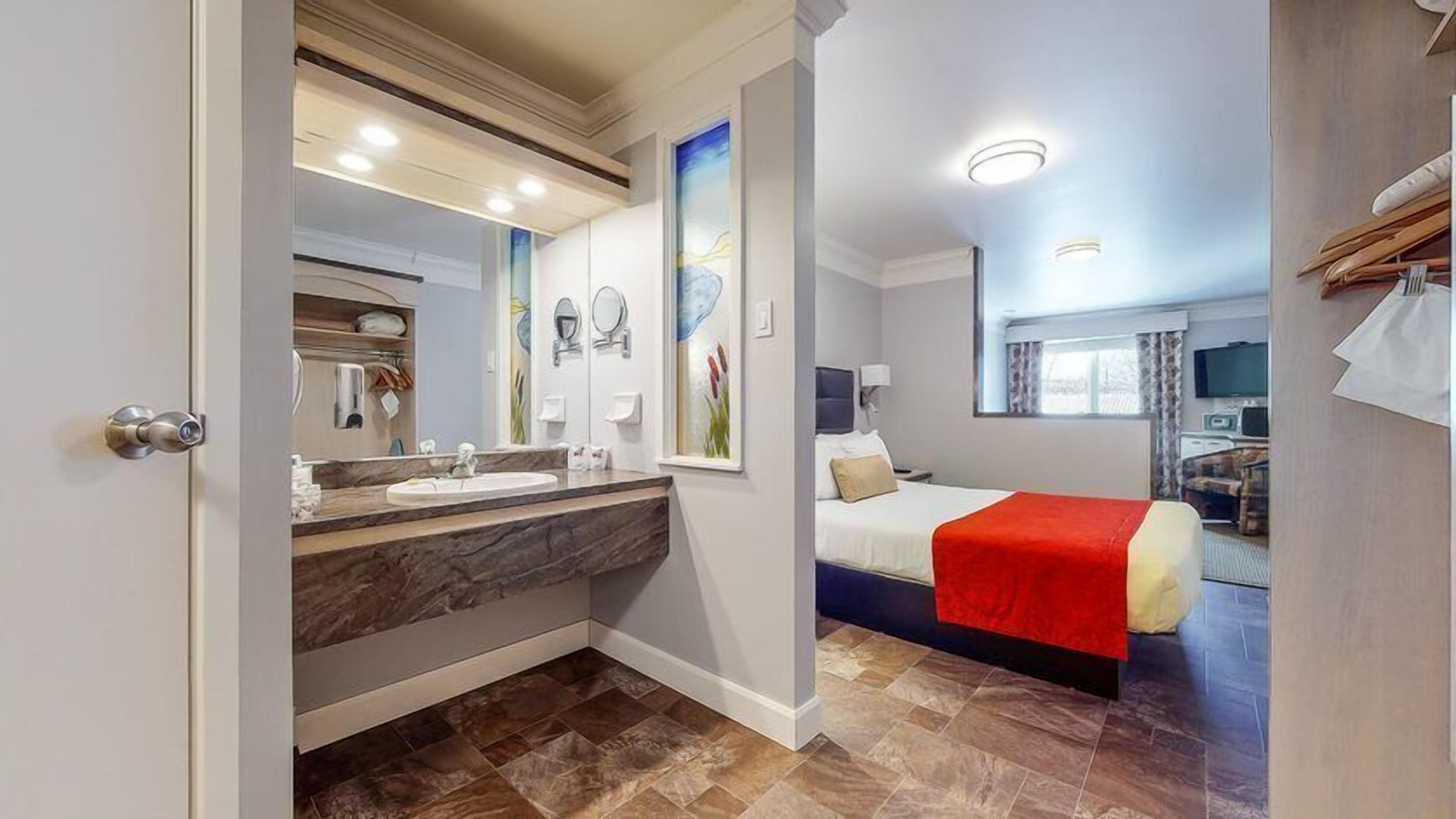 In-room safe, desk, soundproofing, iron/ironing board