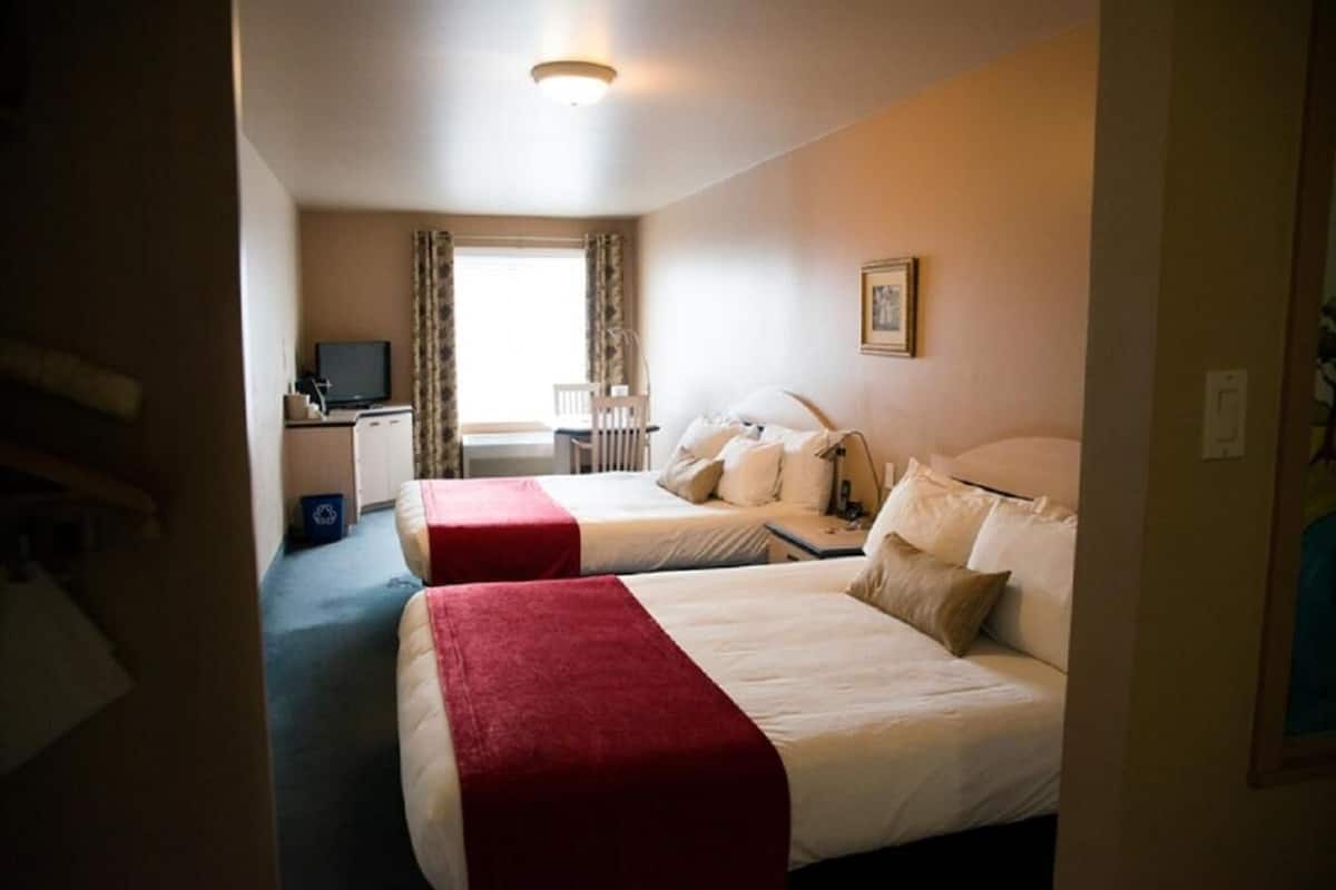 in-room safe, desk, soundproofing, iron/ironing board